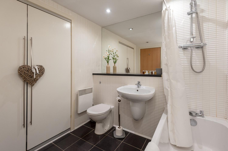Bathroom 3, Glasgow City Flats, Glasgow