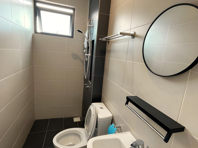 Bathroom 4, Pacific Tower Petaling Jaya Near Jaya One, Petaling Jaya