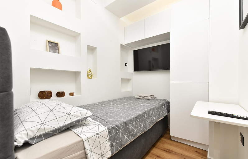Bedroom 2, Apartment 408, Fažana