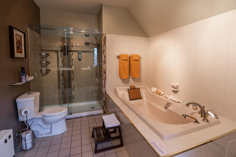 Others 5, Le Manoir Hortensia, Charlevoix-Est