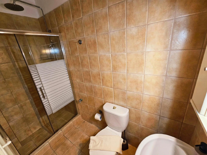 Bathroom 2, Glyfada Apartment A5 119, Ionian Islands