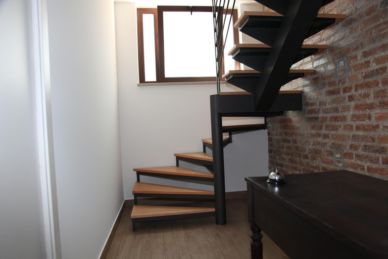 Others 3, Ermes B&B, Messina