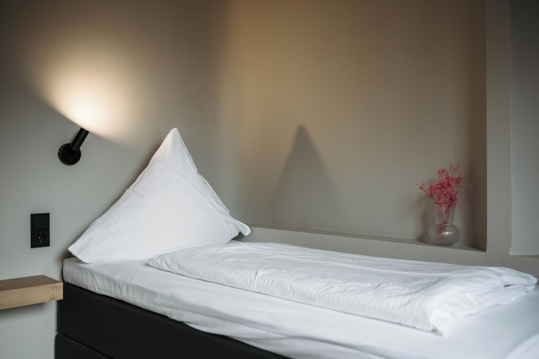 Bedroom 4, Zur Mühle - Hotel am Fleth, Stade