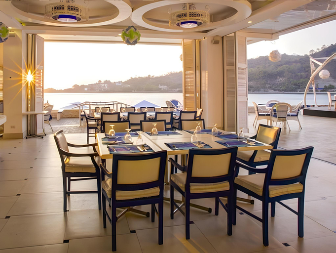 Food & Drinks 5, Vitalis Villas, Santiago