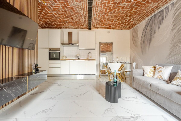 Others 2, Fanstastic 2BDRM Biella Center!, Biella