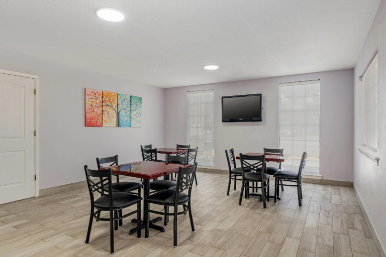 Food & Drinks 5, Quality Inn & Suites New Boston - Texarkana West, Bowie