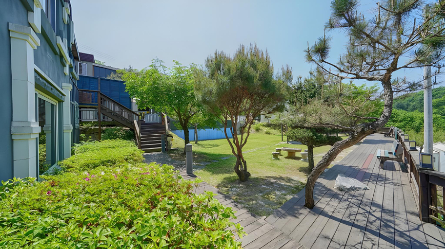 Others 5, Iris Pension, Hongcheon