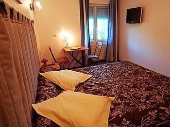 Guestroom 4, Logis Hôtel restaurant Les Norias, Hérault