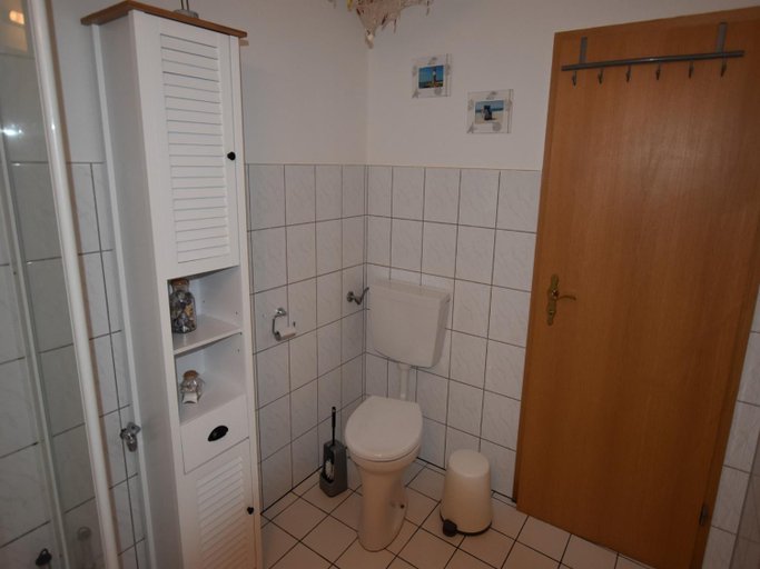 Bathroom 3, Schone Ferienwohnung mit Garten in Robertsdorf, Nordwestmecklenburg