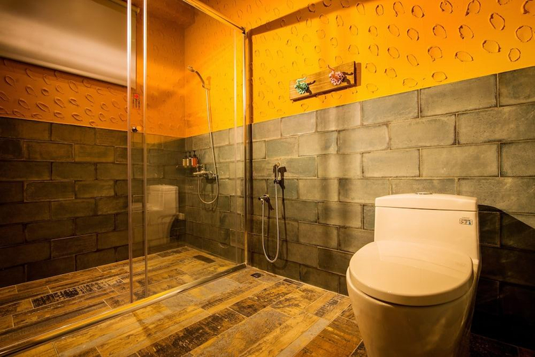Bathroom 3, Fly Inn, Yilan