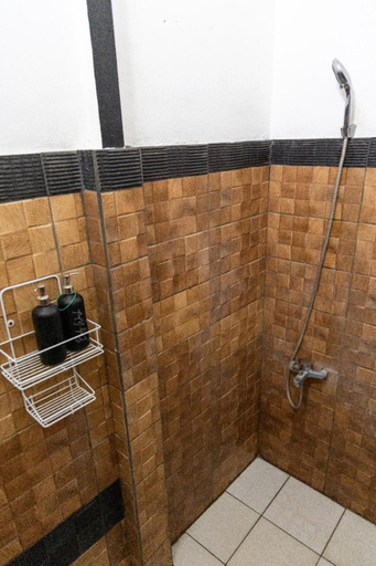 Bathroom 4, Happy Spiritus Guethouse Tabanan, Tabanan