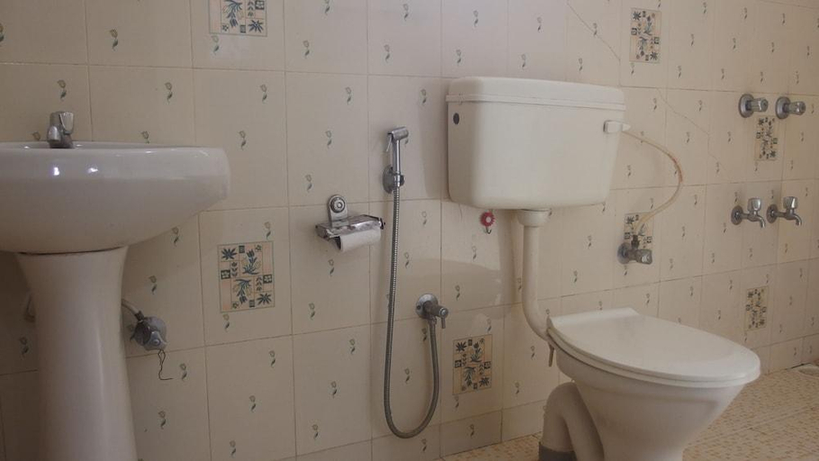 Bathroom 3, Yellow House, North Goa