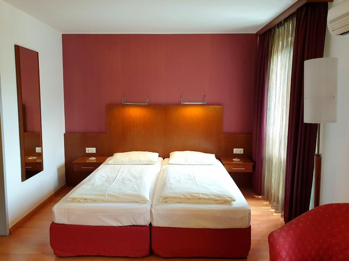 Bedroom 2, Hotel Via Roma, Salzburg