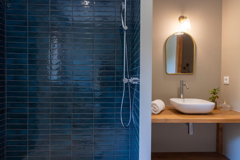 Bathroom 4, Hameau de Petripini, Corse-du-Sud