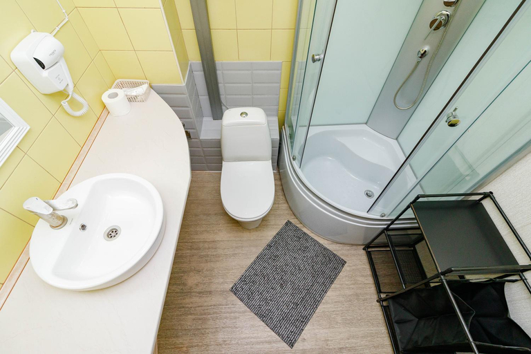 Bathroom 3, Uneed Hotel - готель без відключень світла!, Solomians'kyi