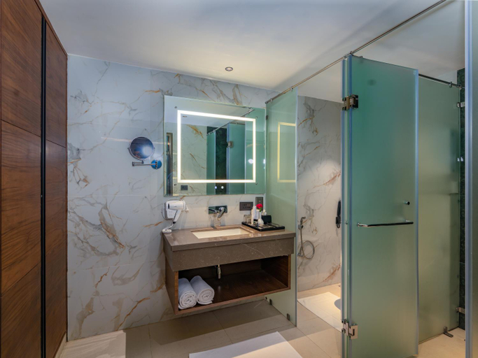 Bathroom 4, Fortune Pahalgam, Anantnag