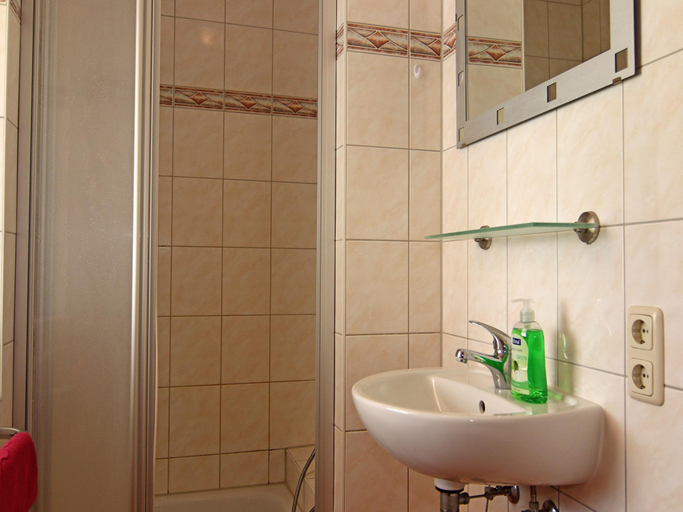 Bathroom 3, Exklusiver Bungalow mit Terrasse in Rerik, Rostock