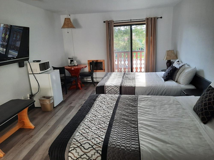 Bedroom, Alpen Motel, East Kootenay