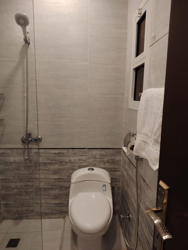Bathroom 2, Sada Compound - Women Only, Riyadh
