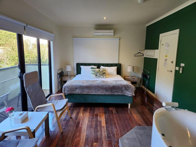 Bedroom 2, Deville at Healesville Hotel, Yarra Ranges - North