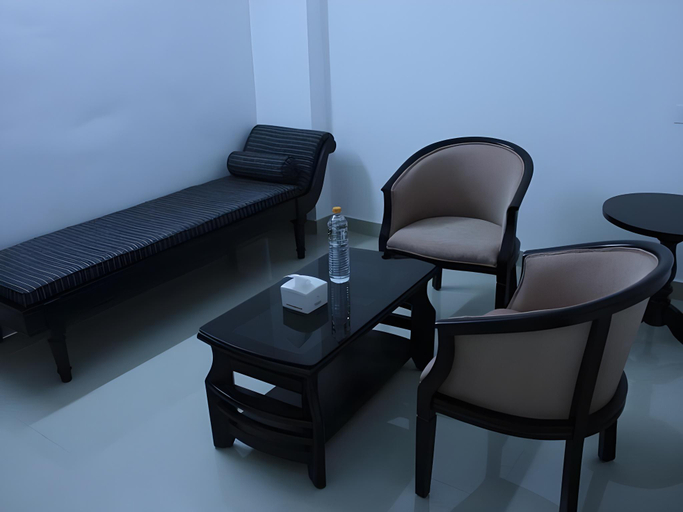 Others 3, Chandana Inn, Thrissur