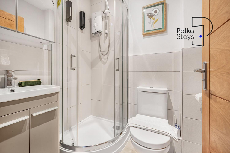 Bathroom 5, The Stables, Chester - Luxury Apartments by PolkaStays, Cheshire West and Chester