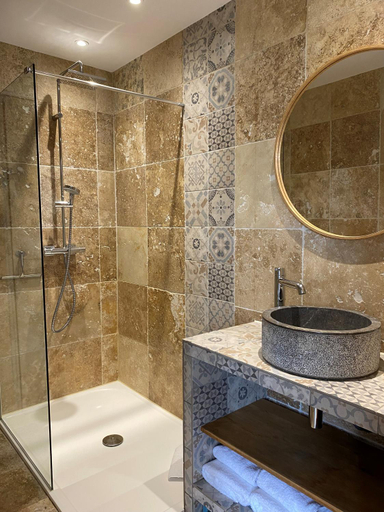 Bathroom 4, LA GRANGETTE, Vaucluse