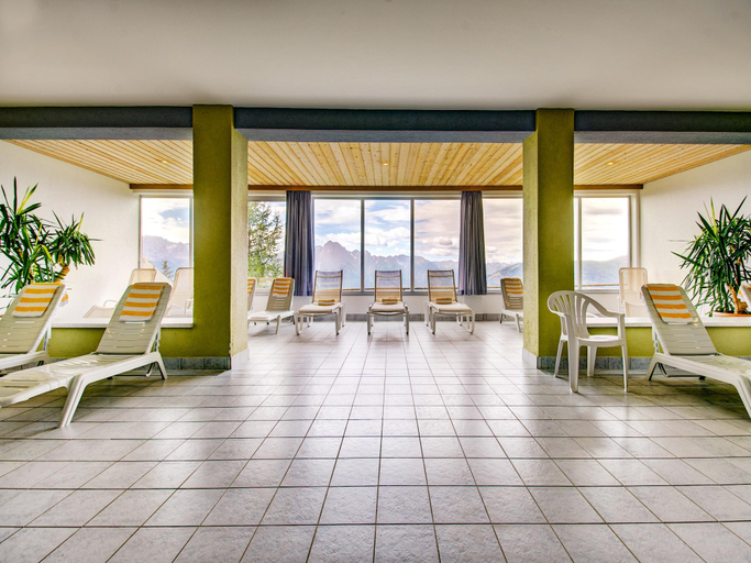 2, Chalet on Zettersfeld with Dolomite Views, Lienz
