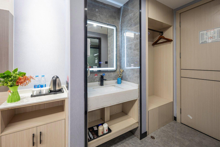 Bathroom 3, Jun Hotel Guangdong Jieyang Rongcheng District Penglin, Jieyang
