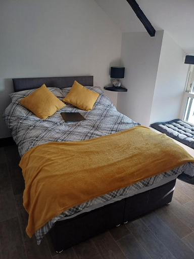Bedroom 3, The Commercial Inn, Cornwall