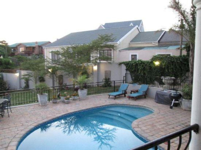 Sport & Beauty 2, Sea Whisper Guest House & Self Catering, Cacadu
