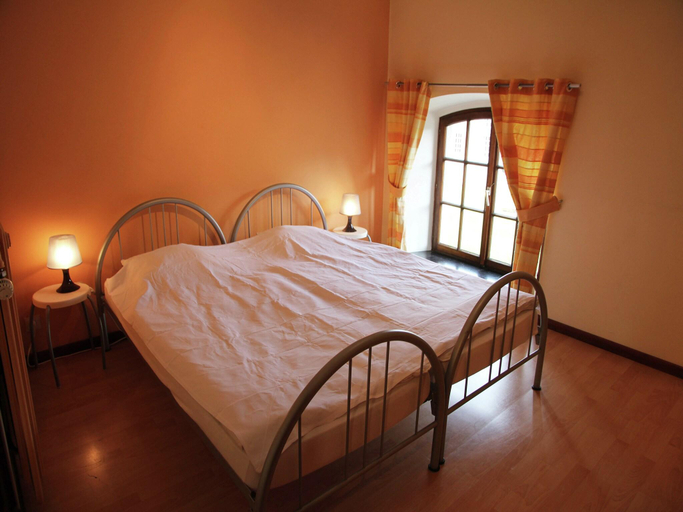 Bedroom 2, Elegant Castle Stay, Havelange, Namur