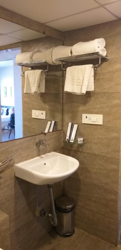 Bathroom 5, Weekend address managed by Livin Hub, Surat