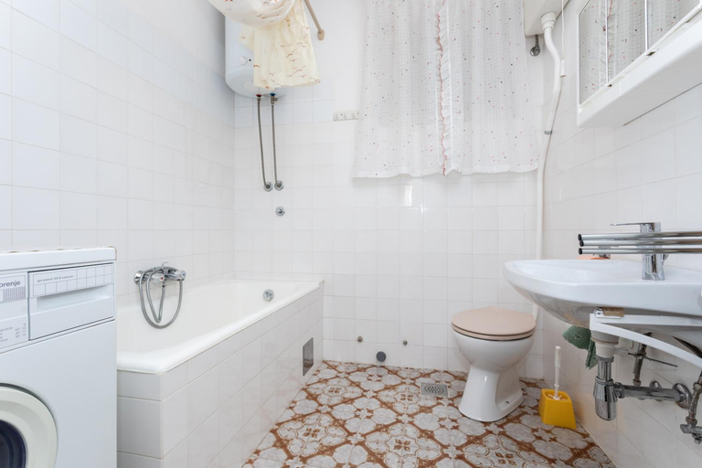 Bathroom 1, Rooms & Studio Apartment Mira, Baška