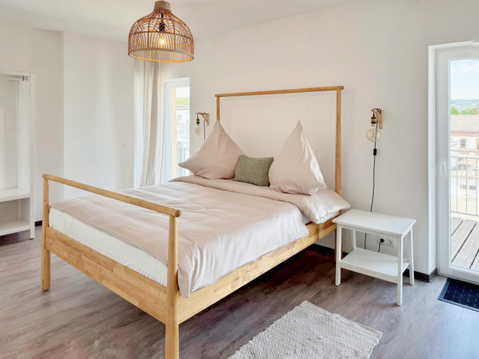 Bedroom 2, Deichstadt Apartments, Neuwied