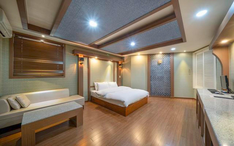 Bedroom 3, Gumi Okgye Haemaru, Gumi