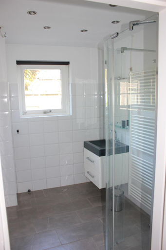 Shower 3, B&B Basseterre, Steenwijkerland