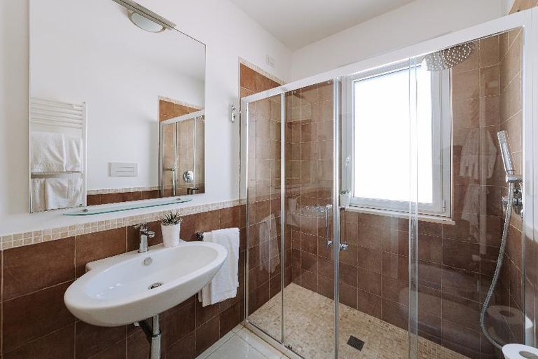 Bathroom 4, Lamare Cucina e Dimore, Bari
