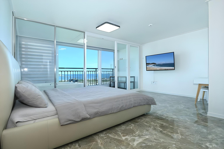 Bedroom 2, Belmare Pension, Goseong