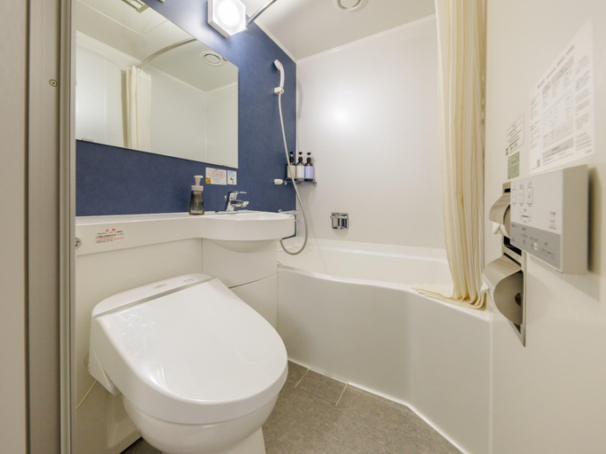 Bathroom 4, Nishitetsu Inn Tenjin, Fukuoka