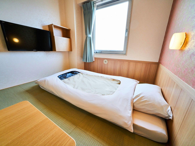 Bedroom 3, Super Hotel Matsuyama, Matsuyama