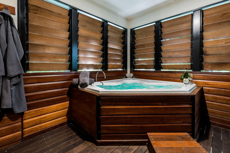 Bathroom 3, Sunbird Gardens Villa 3, Miriam Vale