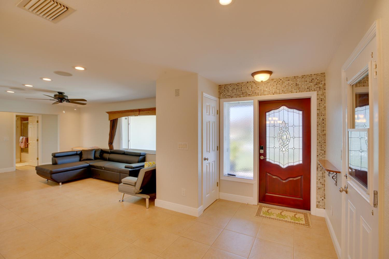 Others 3, 5 Mi to Beach Canalfront Home in Cape Coral!, Lee