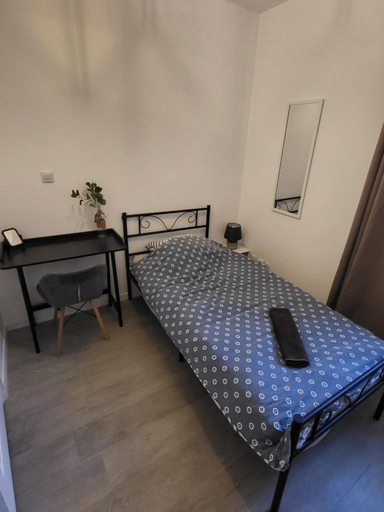 Bedroom 2, Iago Lodge ,gare et aeroport a proximite, Oise