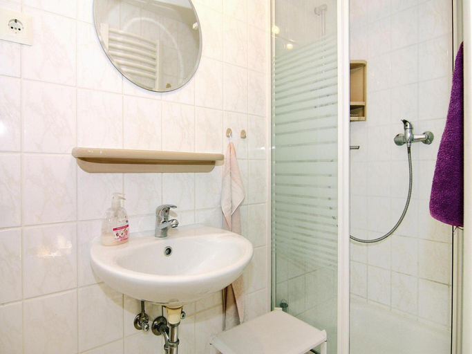 Bathroom, Ferienwohnung, Lohme, Vorpommern-Rügen