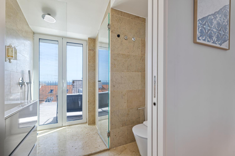 Bathroom 3, InLoveApartments - Luxury in Alfama, Lisbon