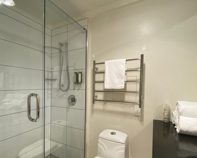 Bathroom 3, Saxton Lodge Motel, Nelson