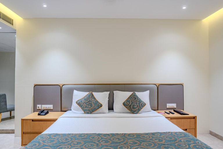 Bedroom 2, hotel sannidhi emerald , Nalgonda