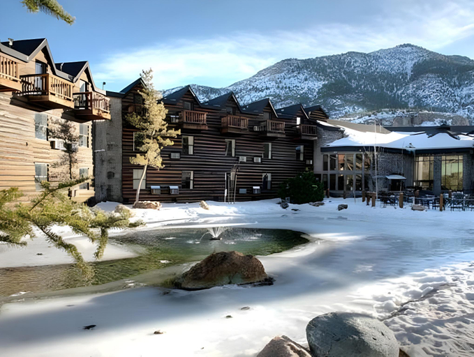 Exterior & Views