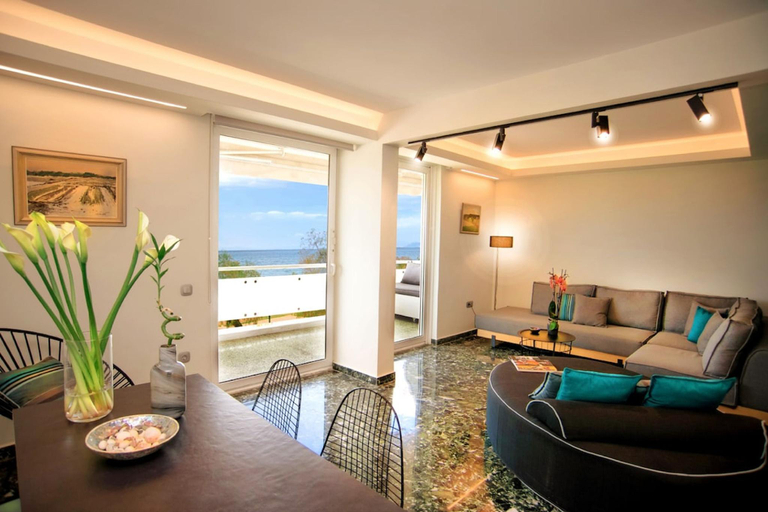 2, Vouliagmeni Kavouri Beachfront Apartment, Attica